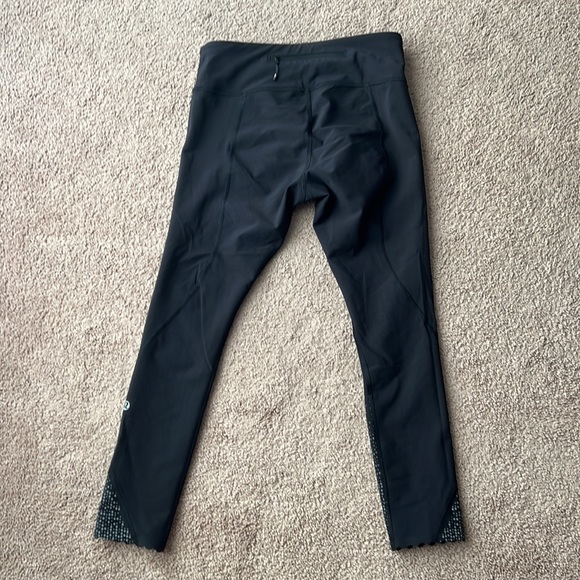 Lululemon Tight Stuff Reflective Crop Scallop Hem Legging - Picture 5 of 10
